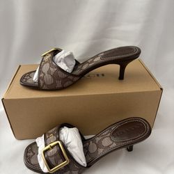 Margot Coach Kitten Heels Oak/Maple Size 6