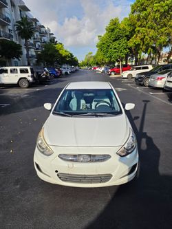 Hyundai accent 2015
