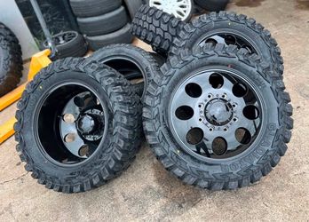 20” Dually wheels Black Wheels –