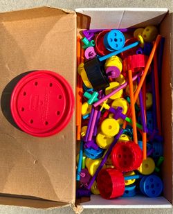Plastic tinker toys
