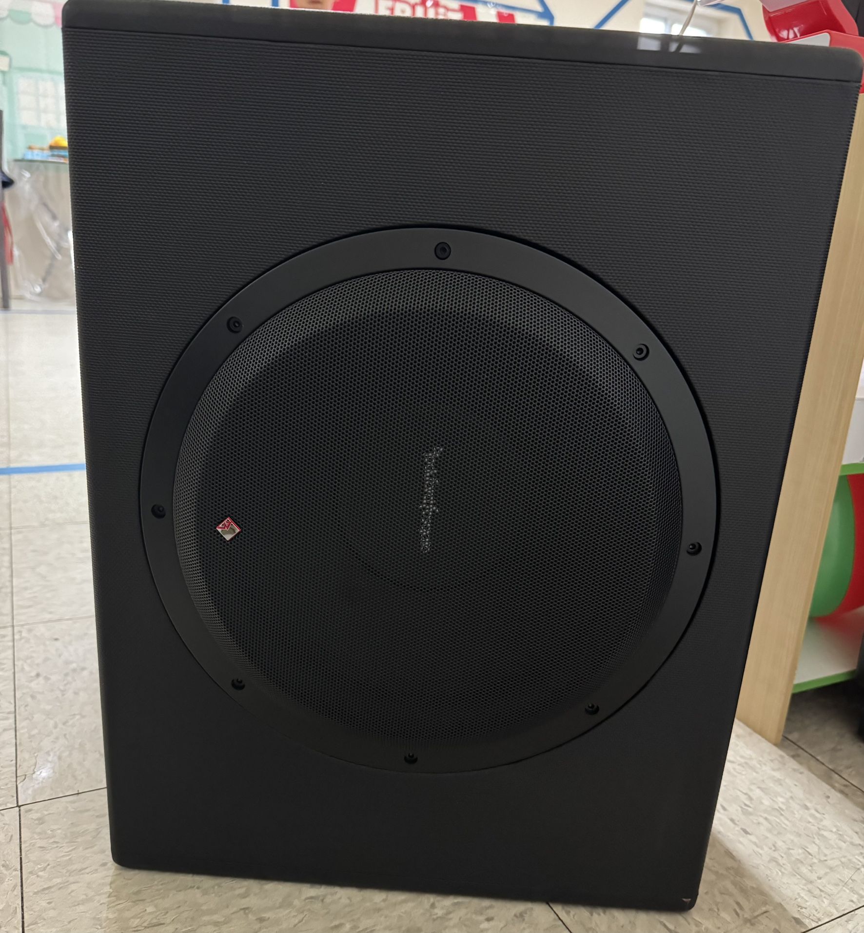 Rockford Fosgate Punch P300-12 (Amplified sub)
