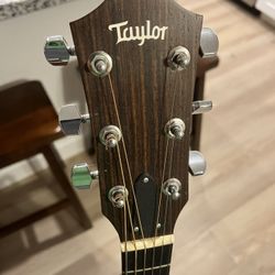 Taylor CE 110 Acoustic/Electric Guitar! Beautiful Condition!