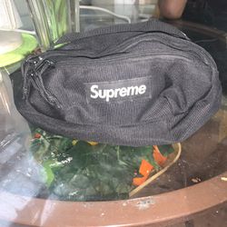 Supreme fanny pack