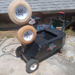 FunGoMan Pitching Machine 