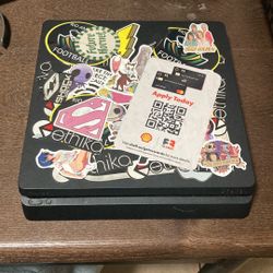 Sony PS4 Console w/ Controller & All Cords – Works Great