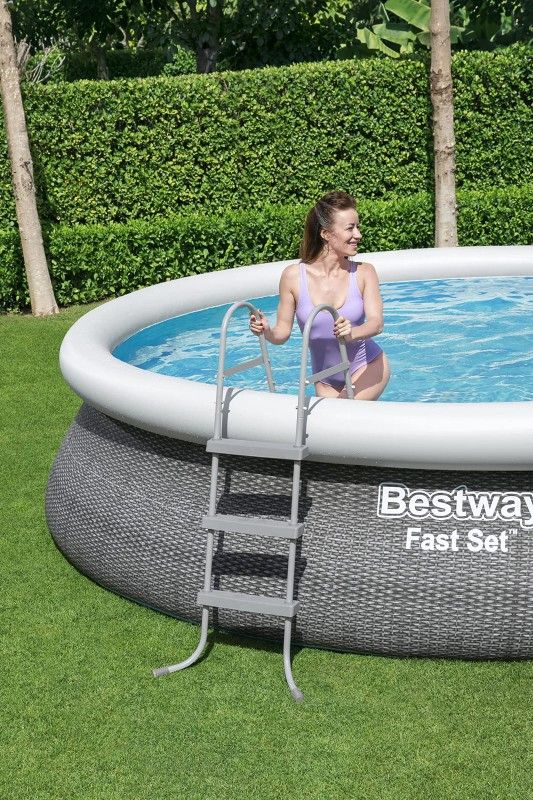 Bestway Fast Set 15’ x 42” Round Inflatable Pool Set