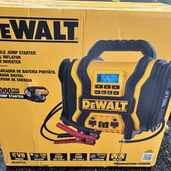 DEWALT Portable Power 2000 Peak Amp Jump Starter w/Digital Compressor