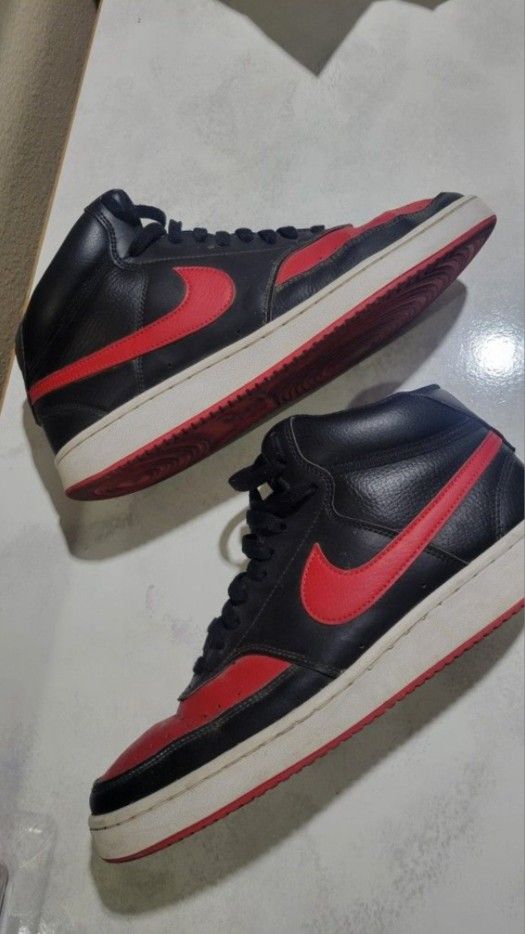 Men's Nike Air Jordans Size 10 Sneakers