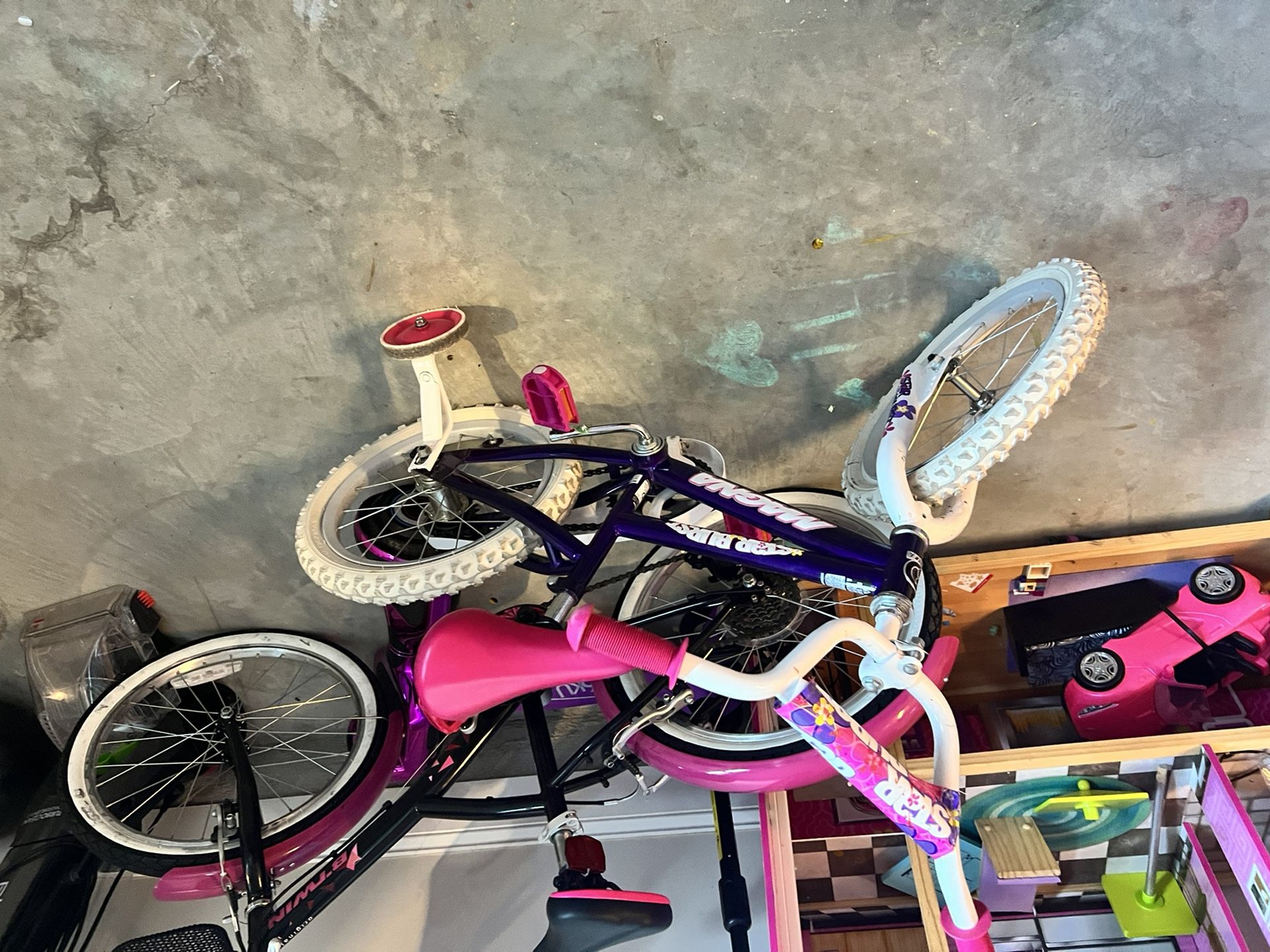 Girls Bike & Bookshelf 