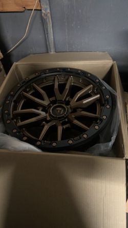 17x9 fuel rebels 6x139 with brand new tires