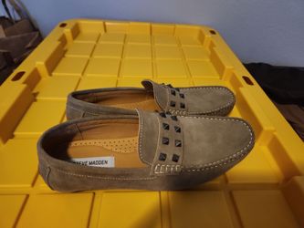Mens 7 tan steve Madden loafers