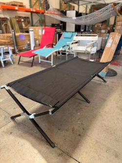 Folding camping cot