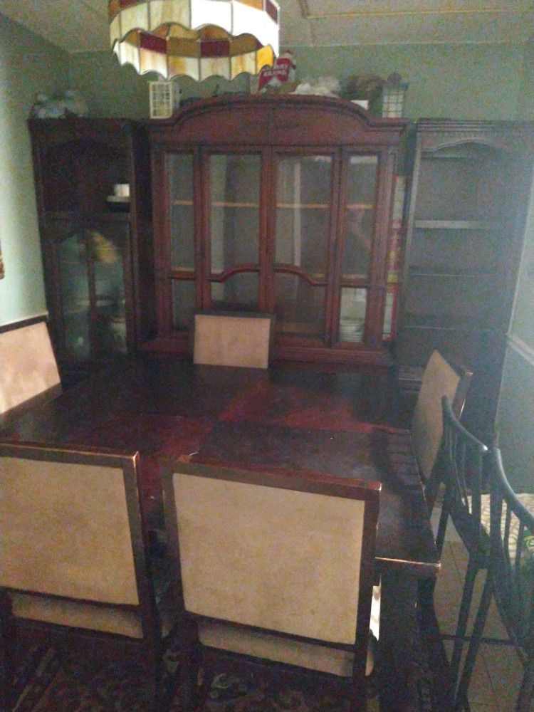 China Set Table With Chairs And Side Shelves