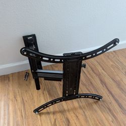 Full-Motion TV Wall Mount