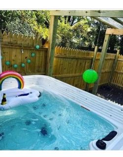 6 person hot tub 600 lbs