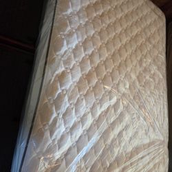 Full Size Beautyrest Mattress - 
Like New