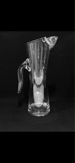 Vintage Rare Find MCM Glass Martini Pitcher 11”. Beautiful glass martini pitcher is in excellent, good find for collectors. Size: 11” tall