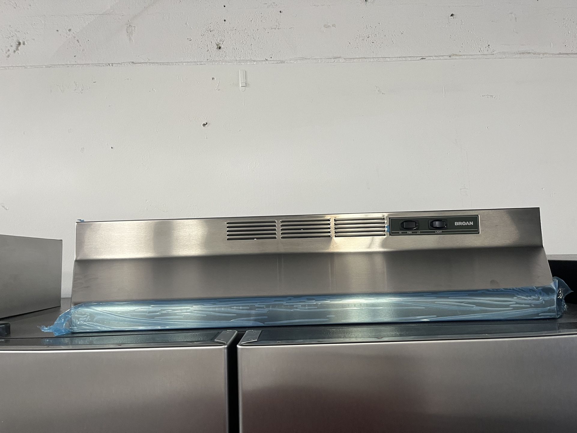 Range Hood Now Broan 30”