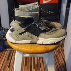 Nike Air Haurache Gripp Light Olive Good Cond Sz 9.5 $90