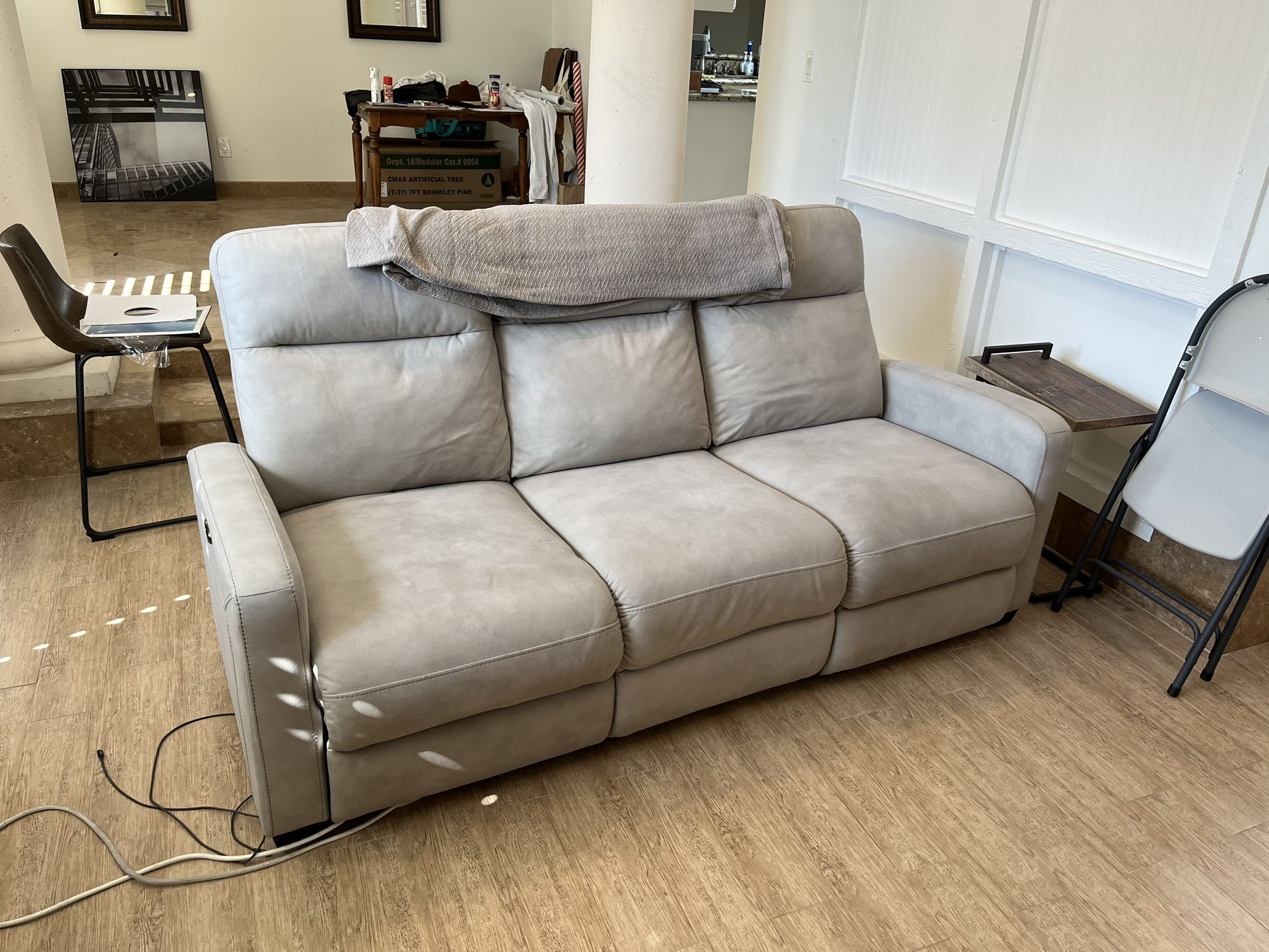 Electric Reclining Sofa