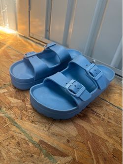 Women shoes size 8