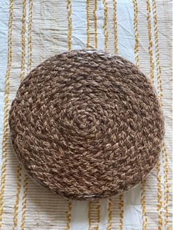 6 New Crate & Barrel Bali Round Woven Placemats