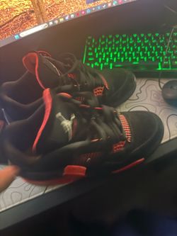 Jordan 4s red thunder