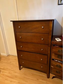 5-Drawer Dresser and Matching Nightstand
