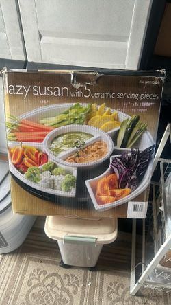 Lazy Susan w/Serving Pieces