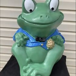 Large Garden , Frog Statue 