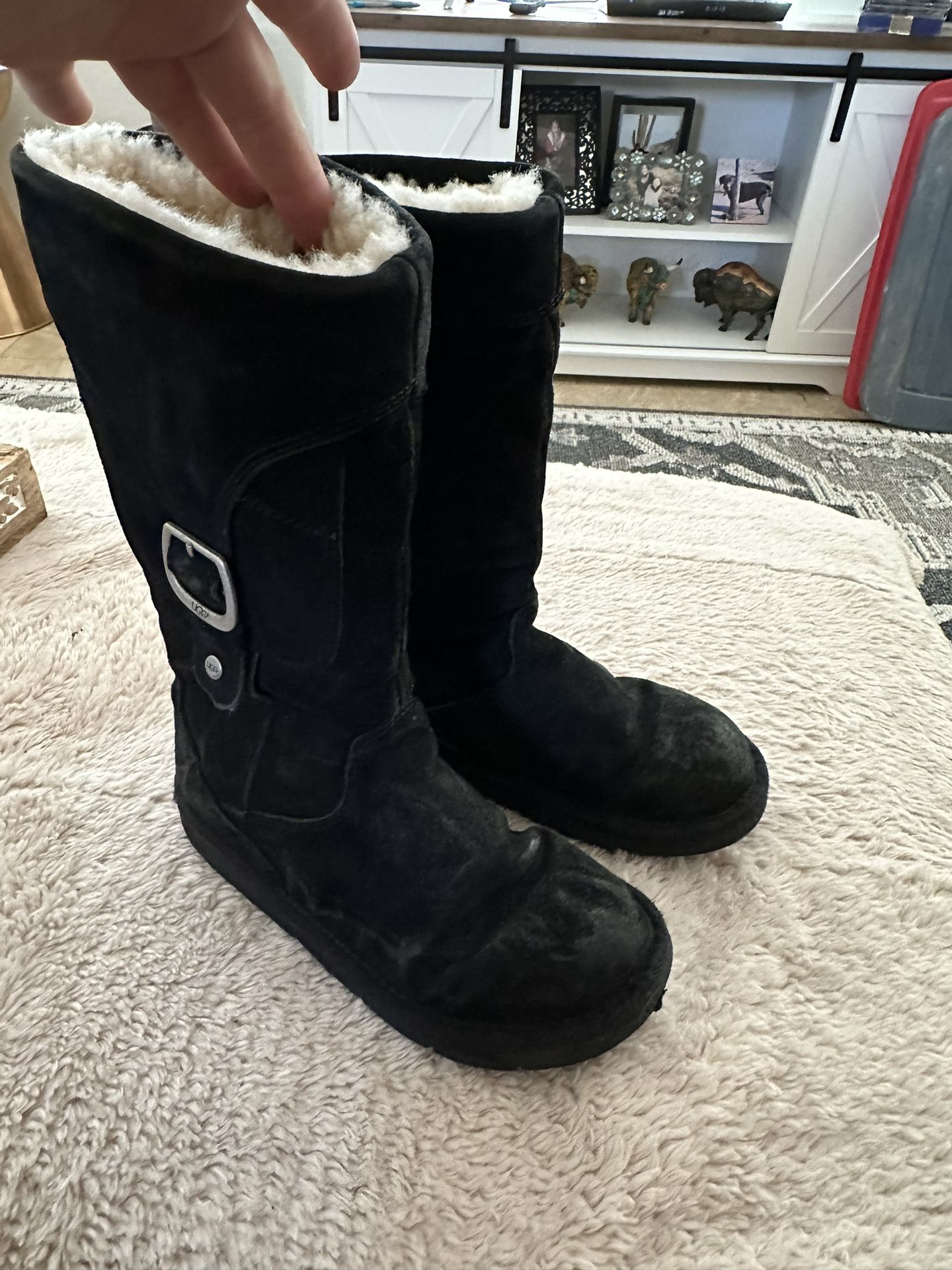 Ugg Style # 5132 Black Tall Boots Size 6 Sheepskin Winter