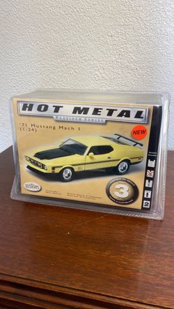 Testors Hot Metal 1971 Mustang Mach 1 Model Car Kit