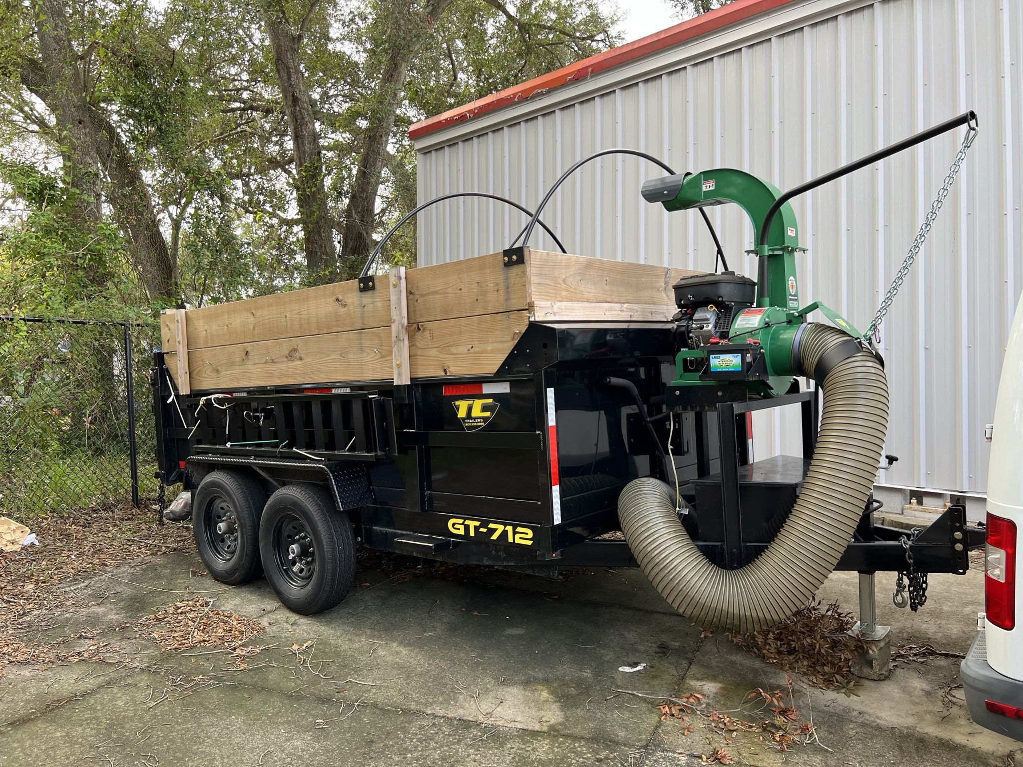 Leaf (vacuum) Machine- DL1802VE- Billy Goat Debris Loader 