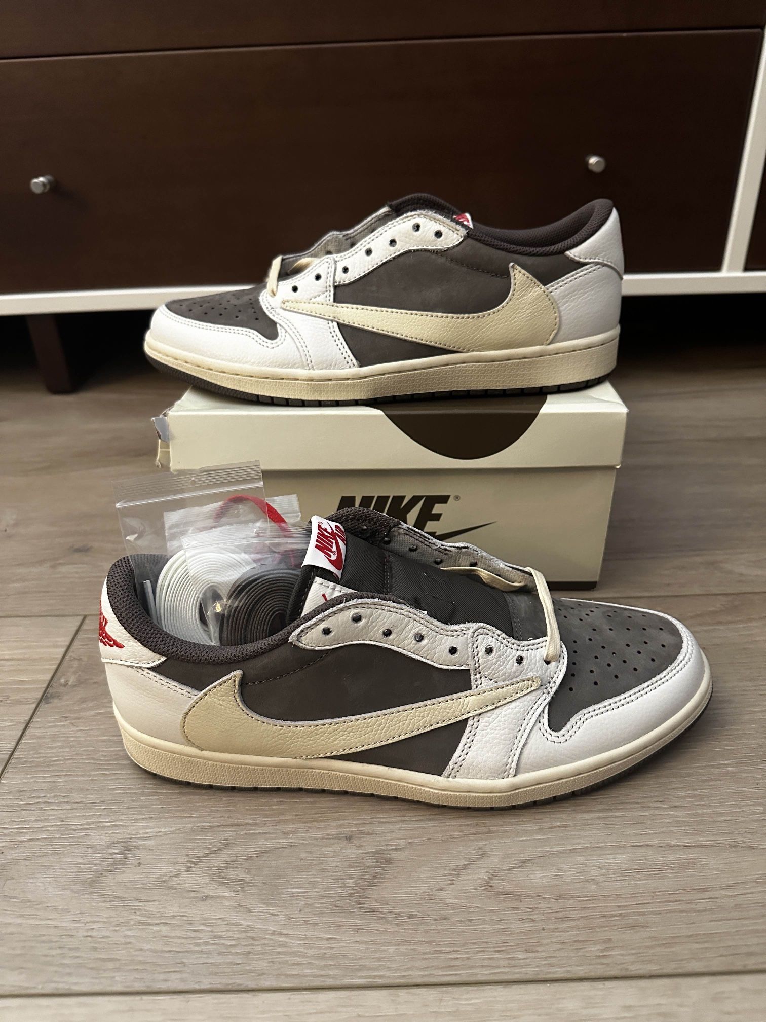 Travis Scott Jordan 1 Low Reverse Mocha