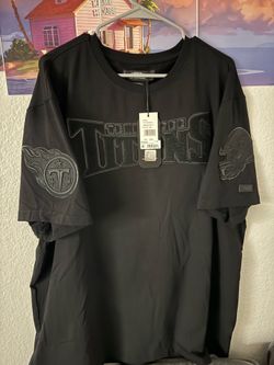 Titan tee 2xL