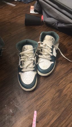 Air Jordan 1 Mid Sneakers