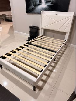 Twin Bed Frame W/Slats (NO MATTRESS)