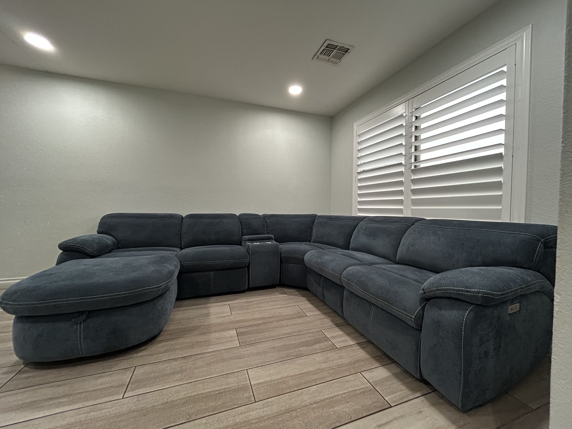 Bobβs Power Sectional w/ Pop-Up Sleeper & Storage FREE DELIVERY π° 820 β Free Delivery π
