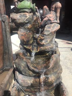 $ 265. Garden fountain Solid cement. No fiberglass.