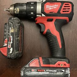 Milwaukee M18 Drill With 2 Batteries 