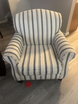 Like New Sofa Chair