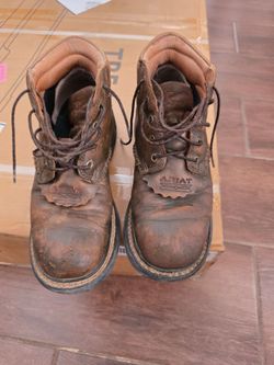Ariat leather boots women's lace up size: 8 B. Color: Brown, dance, barn, work, ranch, jeans. Cash Only. 

Pickup East side El Paso by Lee Trevino and