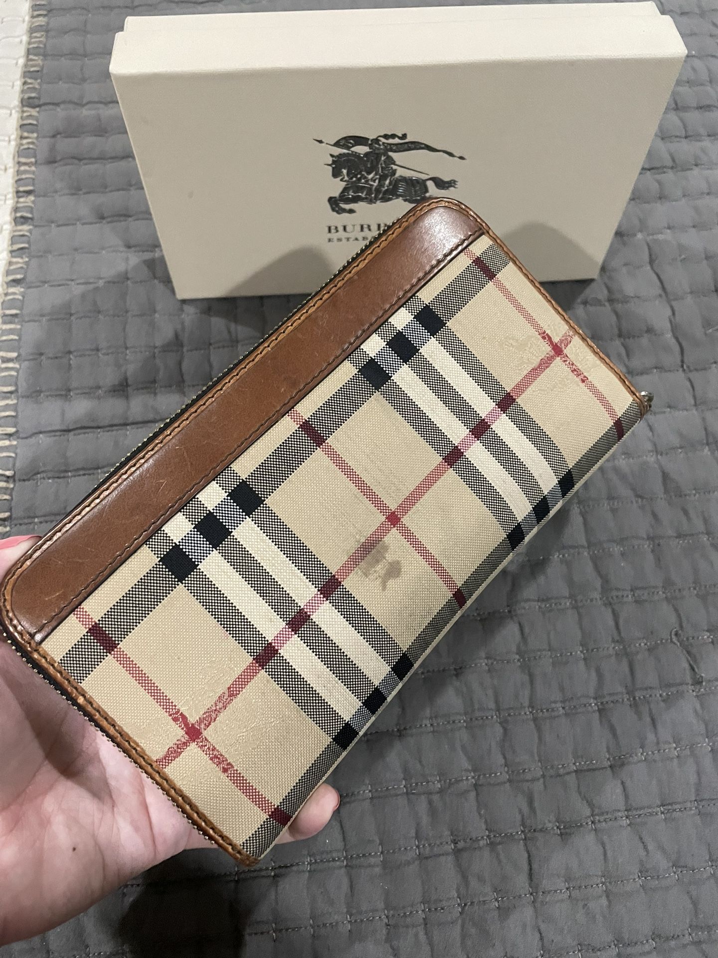 Women’s Burberry Wallet