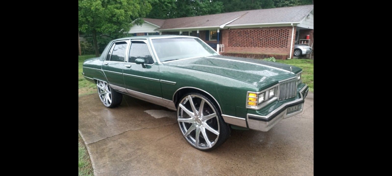 1980 Pontiac Bonneville Brougham 28"S New Rims & Ties New Paint Bluetooth System 12s In The Trunk 12,000 OBO Clean On The Inside 350 Engine Clean Tit