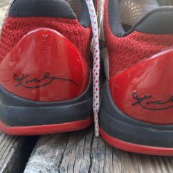 Kobe Nike Shoes Size 6 Women’s 