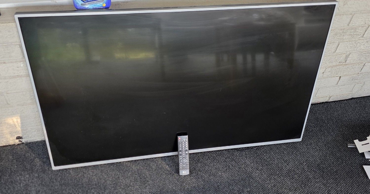 50 Inch LG With Remote