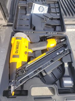 DEWALT
Pneumatic 15-Gauge DA Nailer