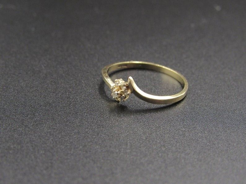 Size 5.75 10K Gold Yellow Flower Diamond Band Ring Vintage Estate Wedding Engagement Anniversary Gift Idea Beautiful Elegant Unique Cute