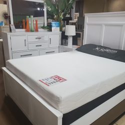 4pc Queen Bedroom Set