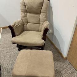 Hoop Glider Nursery Rocking Chair